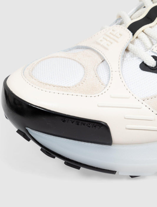 GIV 1 - A Ma Maniere