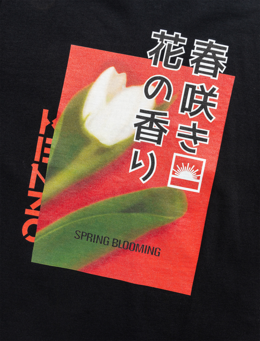 SEASONAL GRAPHIC TEE