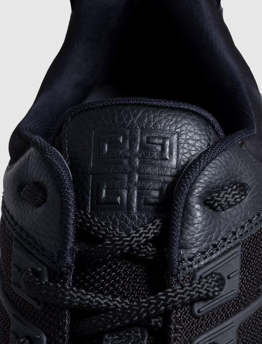 GV1 RUNNER - A Ma Maniere