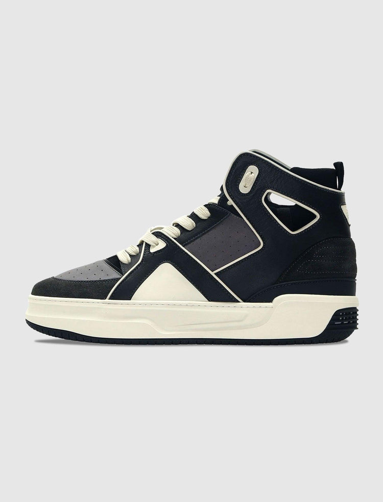 COURTSIDE HI - A Ma Maniere