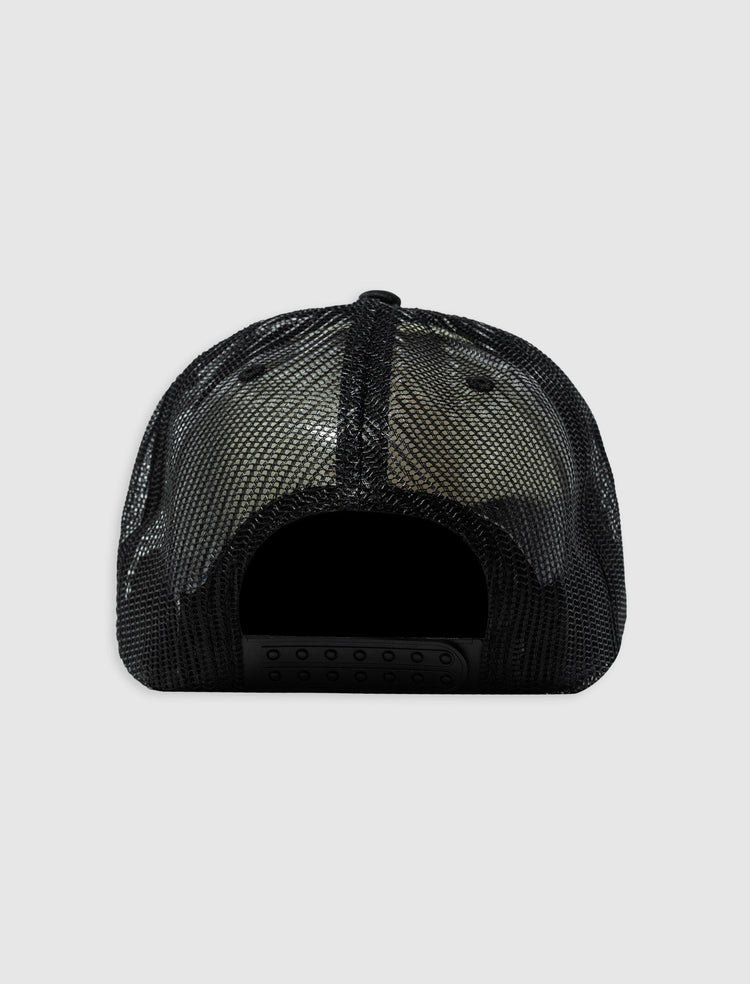 MAGAZINE TRUCKER HAT