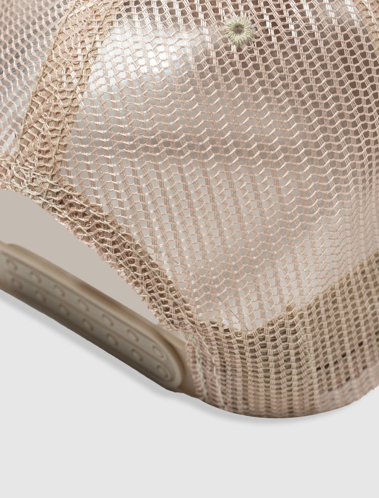 MAGAZINE TRUCKER HAT