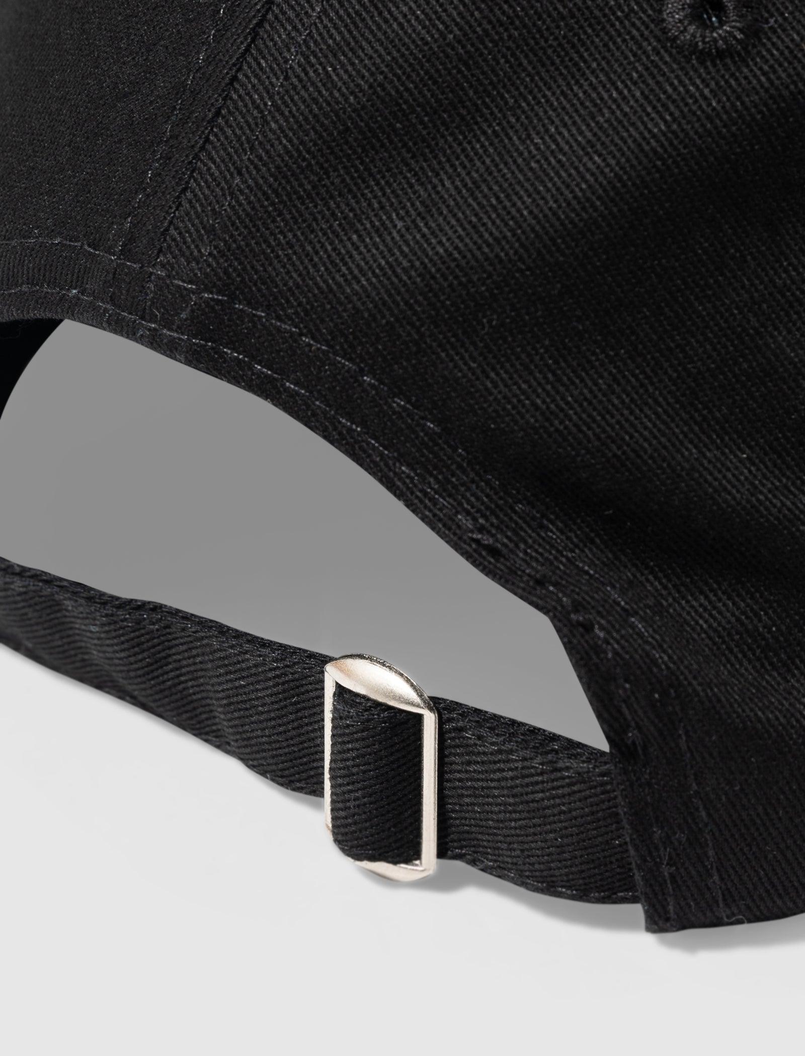 SM21 HAT - A Ma Maniere