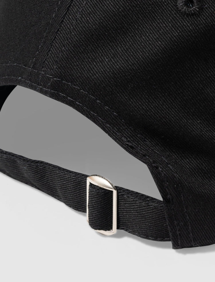 SM21 HAT - A Ma Maniere