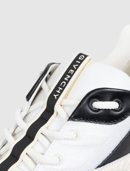 GIV 1 - A Ma Maniere