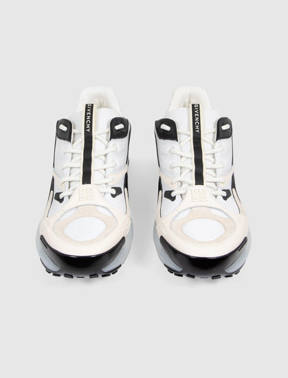 GIV 1 - A Ma Maniere