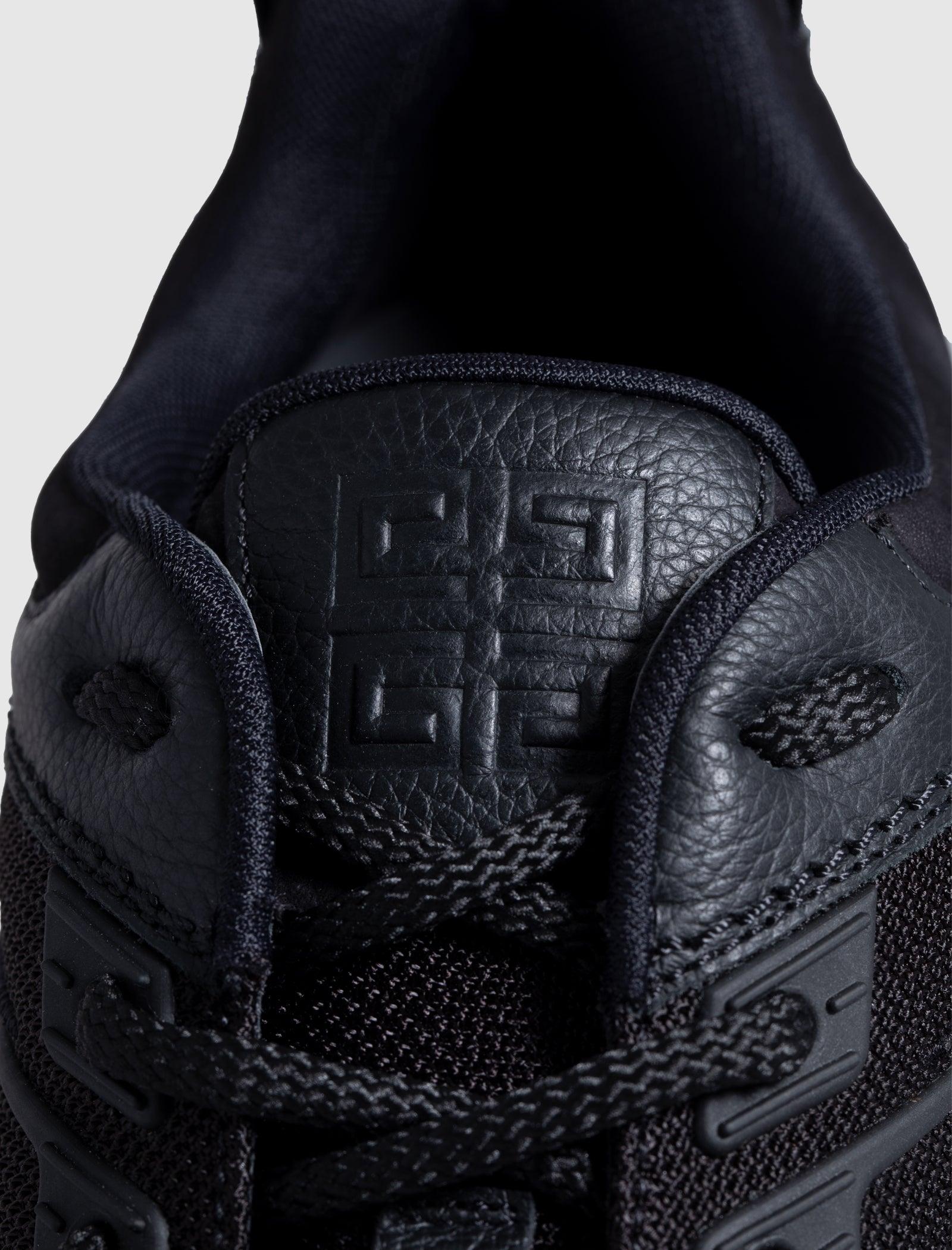 GV1 RUNNER - A Ma Maniere