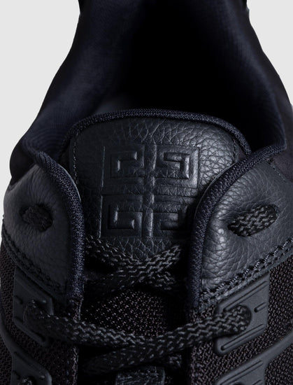 GV1 RUNNER - A Ma Maniere