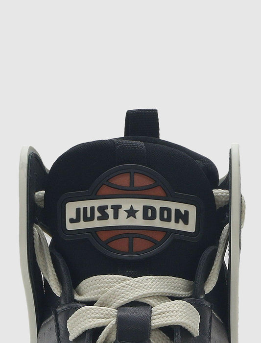 COURTSIDE HI - A Ma Maniere