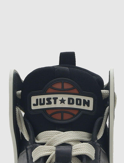 COURTSIDE HI - A Ma Maniere