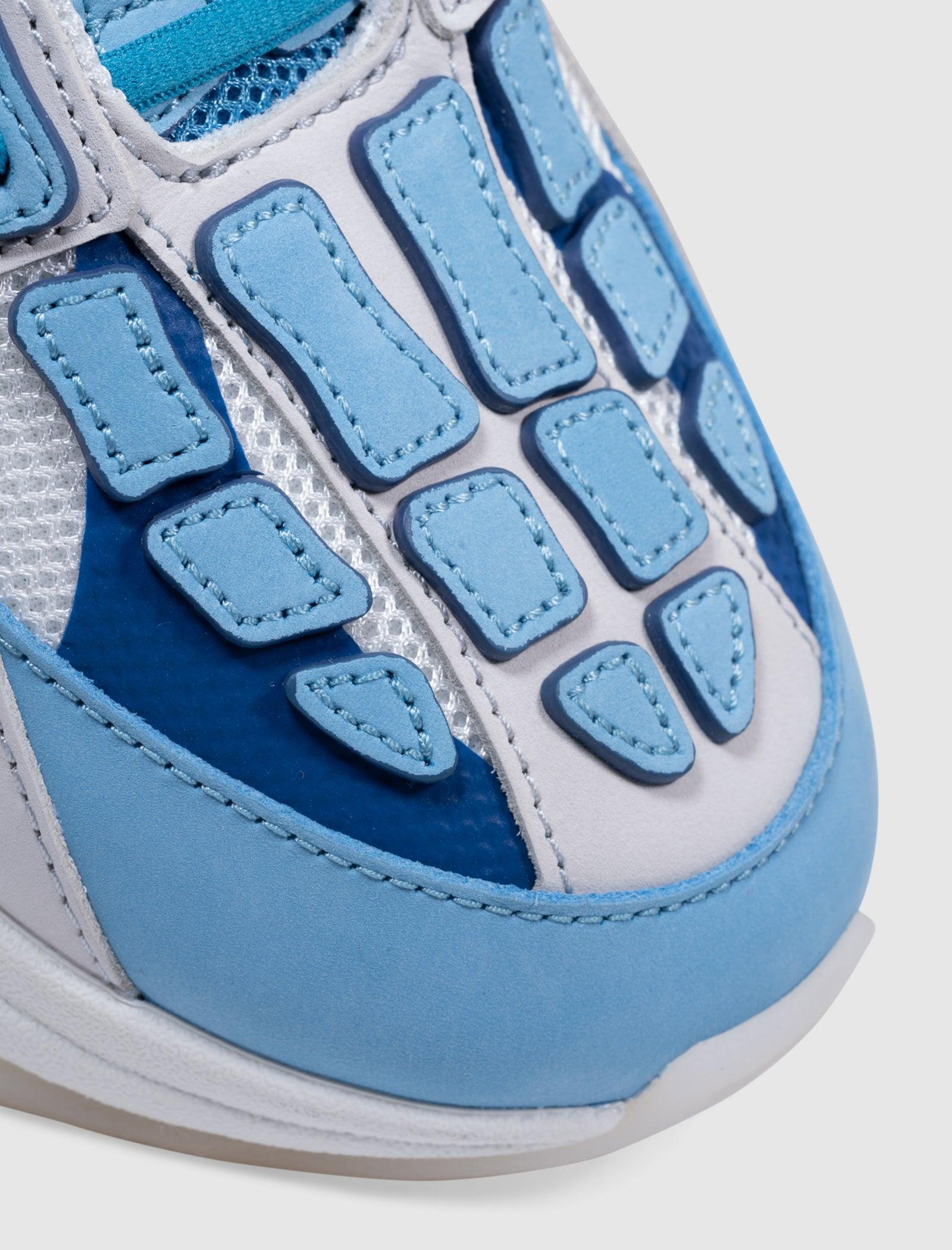 BONE RUNNER - A Ma Maniere