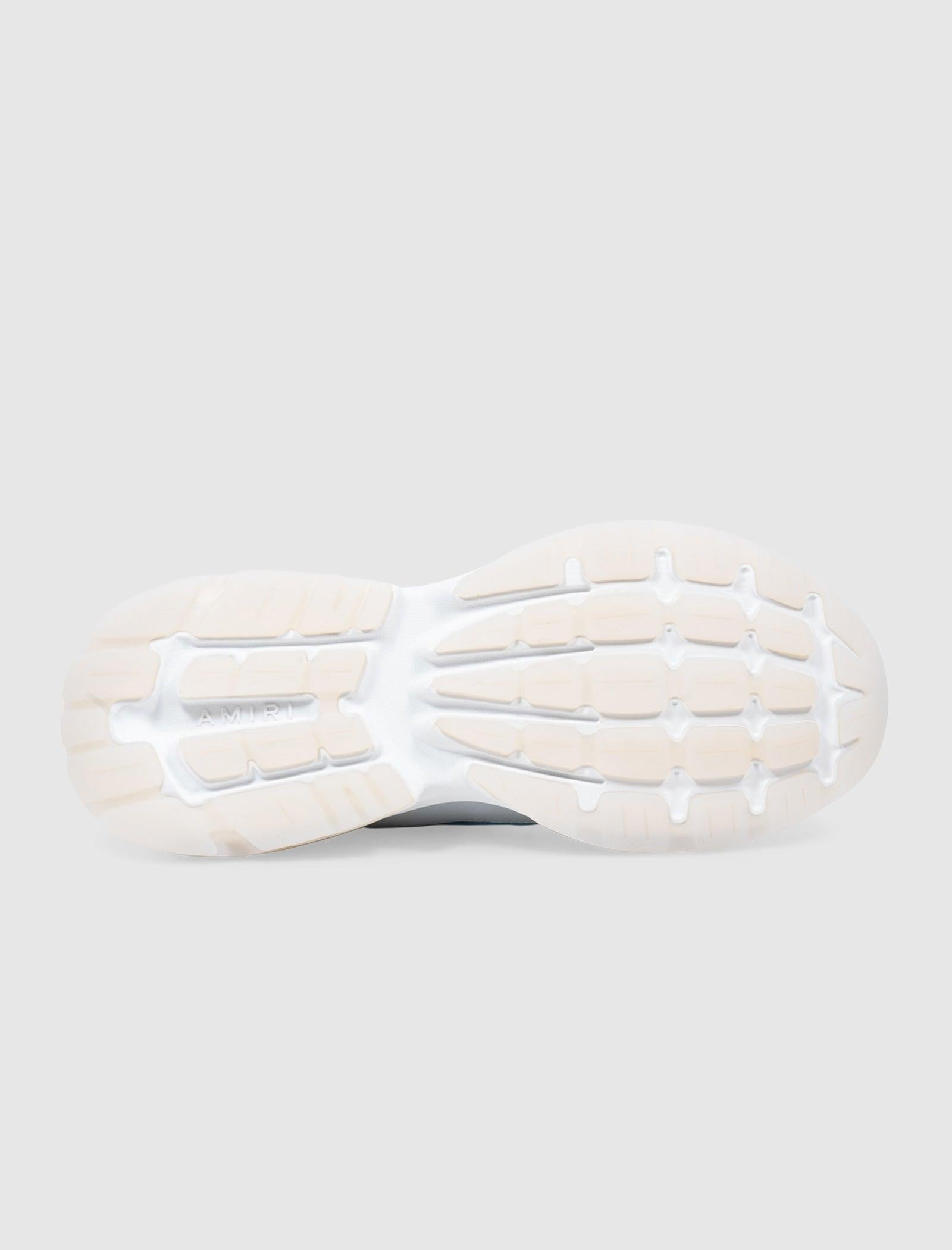 BONE RUNNER - A Ma Maniere